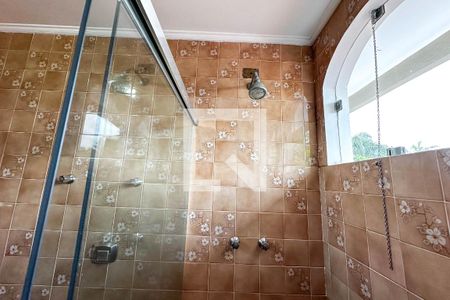 Casa à venda com 393m², 4 quartos e 4 vagas Casa à venda com 393m², 4 quartos e 4 vagasBanheiro do Quarto 2