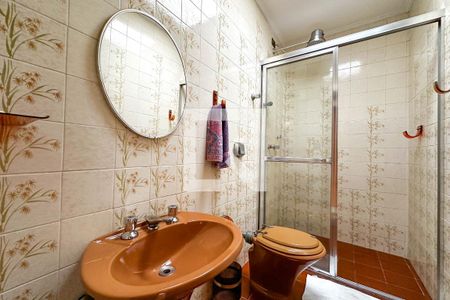 Casa à venda com 393m², 4 quartos e 4 vagas Casa à venda com 393m², 4 quartos e 4 vagasBanheiro Social