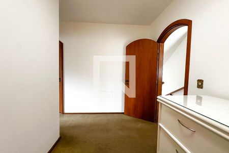 Casa à venda com 393m², 4 quartos e 4 vagas Casa à venda com 393m², 4 quartos e 4 vagasEscritório