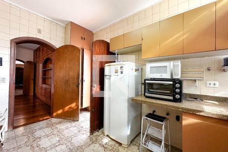 Casa à venda com 393m², 4 quartos e 4 vagas Casa à venda com 393m², 4 quartos e 4 vagasCopa e Cozinha