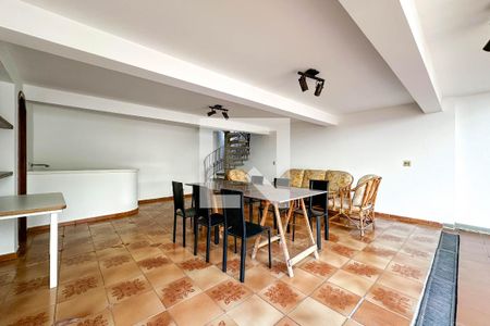 Casa à venda com 393m², 4 quartos e 4 vagas Casa à venda com 393m², 4 quartos e 4 vagasSalão de Festas