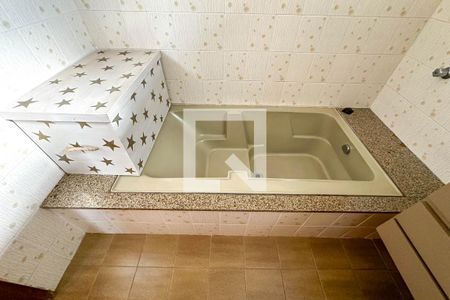 Casa à venda com 393m², 4 quartos e 4 vagas Casa à venda com 393m², 4 quartos e 4 vagasBanheiro do Quarto 3