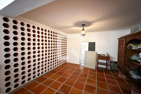 Casa à venda com 393m², 4 quartos e 4 vagas Casa à venda com 393m², 4 quartos e 4 vagasAdega