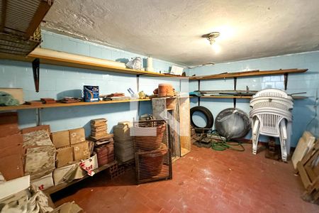 Casa à venda com 393m², 4 quartos e 4 vagas Casa à venda com 393m², 4 quartos e 4 vagasPorão