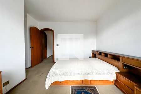 Casa à venda com 393m², 4 quartos e 4 vagas Casa à venda com 393m², 4 quartos e 4 vagasQuarto 3 - Suite