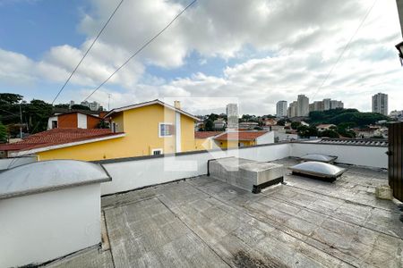 Casa à venda com 393m², 4 quartos e 4 vagas Casa à venda com 393m², 4 quartos e 4 vagasTerraço