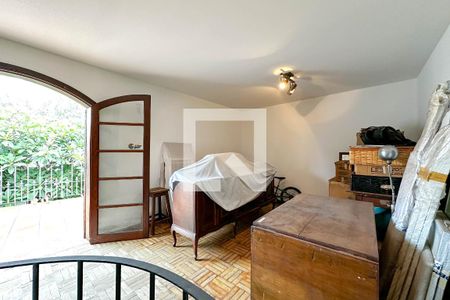 Casa à venda com 393m², 4 quartos e 4 vagas Casa à venda com 393m², 4 quartos e 4 vagasQuarto 5 - Edícula