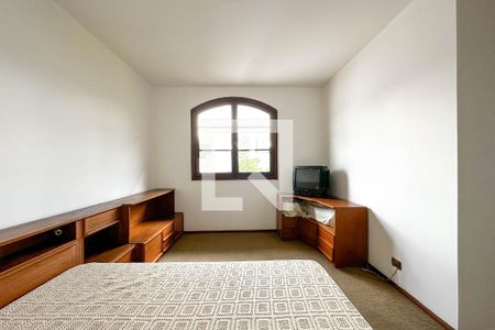 Casa à venda com 393m², 4 quartos e 4 vagas Casa à venda com 393m², 4 quartos e 4 vagasQuarto 3 - Suite