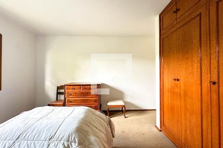 Casa à venda com 393m², 4 quartos e 4 vagas Casa à venda com 393m², 4 quartos e 4 vagasQuarto 2 - Suíte