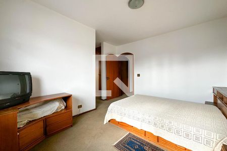 Casa à venda com 393m², 4 quartos e 4 vagas Casa à venda com 393m², 4 quartos e 4 vagasQuarto 3 - Suite