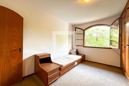 Casa à venda com 393m², 4 quartos e 4 vagas Casa à venda com 393m², 4 quartos e 4 vagasQuarto 1 - Suite