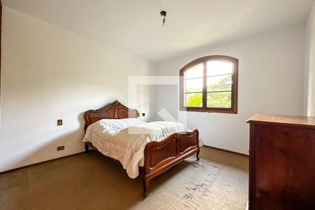 Casa à venda com 393m², 4 quartos e 4 vagas Casa à venda com 393m², 4 quartos e 4 vagasQuarto 2 - Suíte