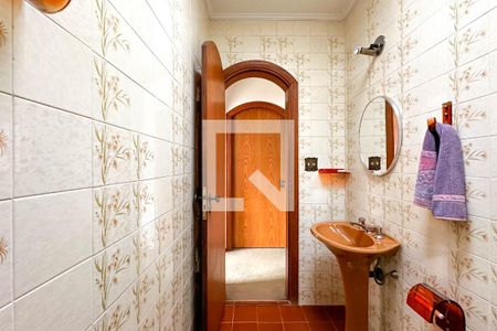 Casa à venda com 393m², 4 quartos e 4 vagas Casa à venda com 393m², 4 quartos e 4 vagasBanheiro Social