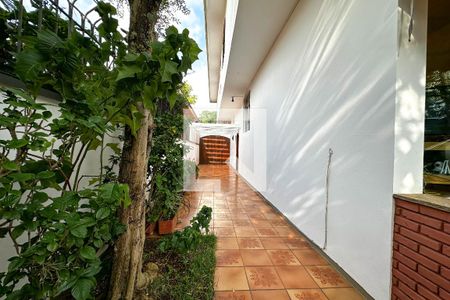 Casa à venda com 393m², 4 quartos e 4 vagas Casa à venda com 393m², 4 quartos e 4 vagasGaragem