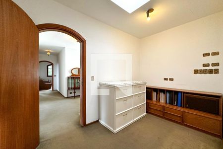 Casa à venda com 393m², 4 quartos e 4 vagas Casa à venda com 393m², 4 quartos e 4 vagasEscritório