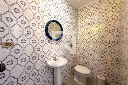 Casa à venda com 393m², 4 quartos e 4 vagas Casa à venda com 393m², 4 quartos e 4 vagasLavabo do Salão