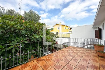 Casa à venda com 393m², 4 quartos e 4 vagas Casa à venda com 393m², 4 quartos e 4 vagasVaranda