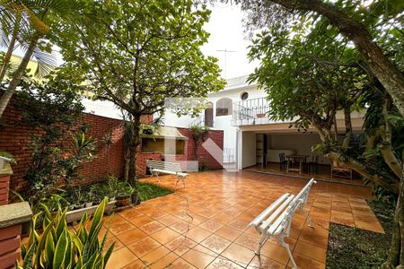 Casa à venda com 393m², 4 quartos e 4 vagas Casa à venda com 393m², 4 quartos e 4 vagasChurrasqueira