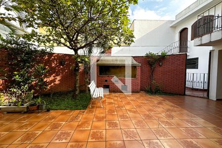 Casa à venda com 393m², 4 quartos e 4 vagas Casa à venda com 393m², 4 quartos e 4 vagasChurrasqueira