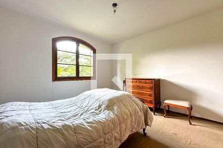 Casa à venda com 393m², 4 quartos e 4 vagas Casa à venda com 393m², 4 quartos e 4 vagasQuarto 2 - Suíte