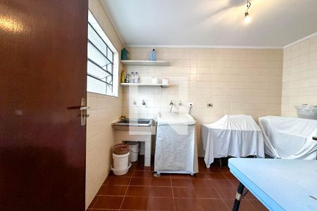 Casa à venda com 393m², 4 quartos e 4 vagas Casa à venda com 393m², 4 quartos e 4 vagasÁrea de Serviço