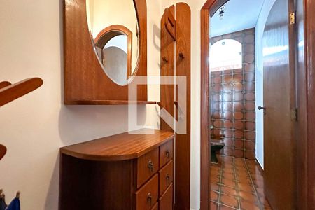 Casa à venda com 393m², 4 quartos e 4 vagas Casa à venda com 393m², 4 quartos e 4 vagasLavabo