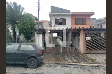 Casa à venda com 120m², 2 quartos e 2 vagasFachada