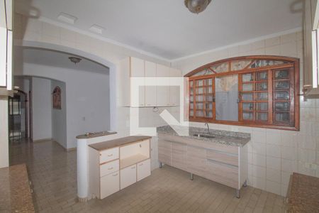 Casa à venda com 120m², 2 quartos e 2 vagasCozinha - Armários