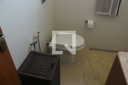 Casa à venda com 156m², 3 quartos e 2 vagasBanheiro da Suíte 1