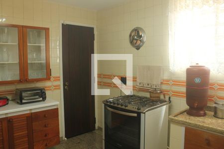 Casa à venda com 156m², 3 quartos e 2 vagasCozinha