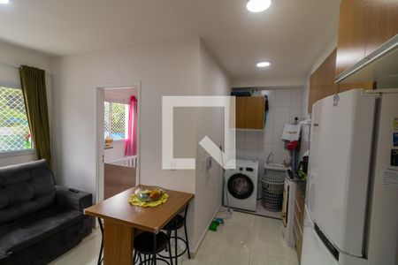 Sala/Cozinha de apartamento à venda com 2 quartos, 33m² em Vila Pierina, São Paulo