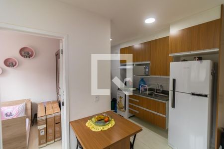 Sala/Cozinha de apartamento à venda com 2 quartos, 33m² em Vila Pierina, São Paulo