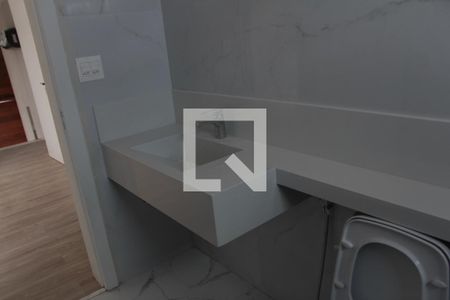 Casa à venda com 360m², 5 quartos e 4 vagasbanheiro da suite 01