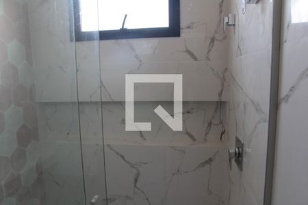 Casa à venda com 360m², 5 quartos e 4 vagasbanheiro da suite 04