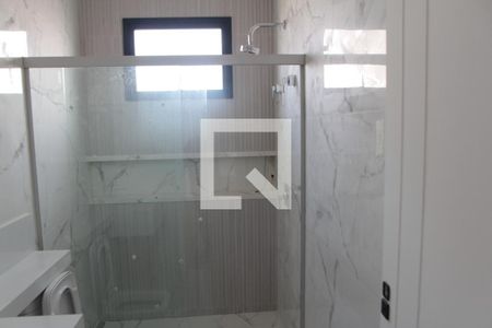 Casa à venda com 360m², 5 quartos e 4 vagasbanheiro da suite 03