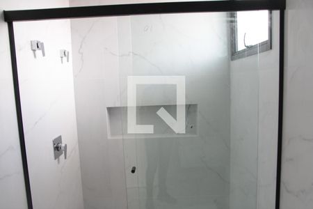 Casa à venda com 360m², 5 quartos e 4 vagasbanheiro da suite 02