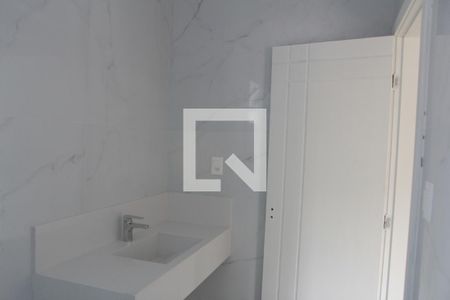 Casa à venda com 360m², 5 quartos e 4 vagasbanheiro da suite 02