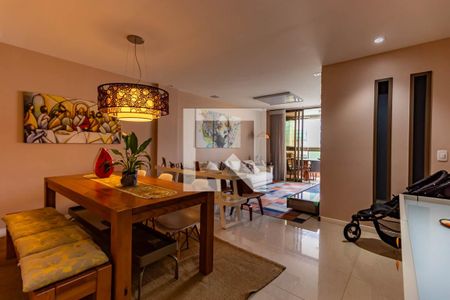 Sala de apartamento à venda com 4 quartos, 136m² em Charitas, Niterói