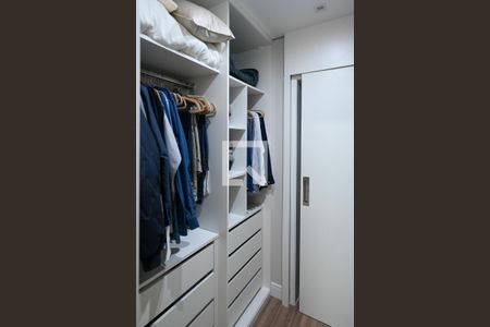 Apartamento à venda com 90m², 3 quartos e 2 vagas Apartamento à venda com 90m², 3 quartos e 2 vagasCloset