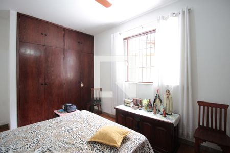 Casa à venda com 360m², 4 quartos e 2 vagasSuite