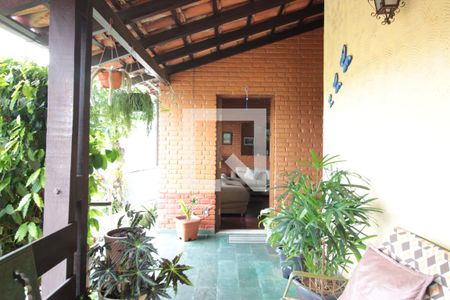 Casa à venda com 360m², 4 quartos e 2 vagasVaranda