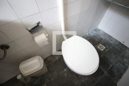 Casa à venda com 360m², 4 quartos e 2 vagasBanheiro de Serviço