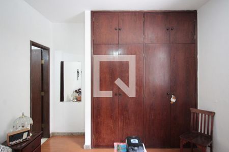 Casa à venda com 360m², 4 quartos e 2 vagasSuite