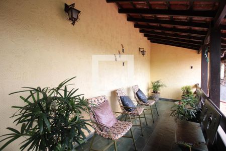 Casa à venda com 360m², 4 quartos e 2 vagasVaranda