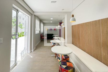 Apartamento para alugar com 35m², 2 quartos e sem vagaÁrea comum - Salão de festas