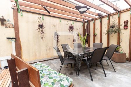 Casa à venda com 226m², 4 quartos e 4 vagasChurrasqueira