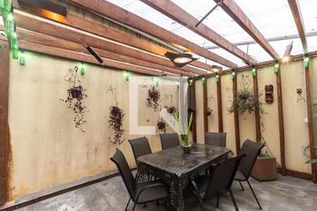 Casa à venda com 226m², 4 quartos e 4 vagasChurrasqueira