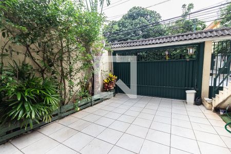 Casa à venda com 226m², 4 quartos e 4 vagasGaragem