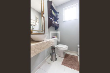 Casa à venda com 226m², 4 quartos e 4 vagasLavabo