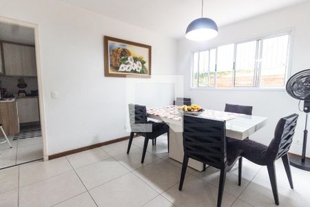 Casa à venda com 226m², 4 quartos e 4 vagasCozinha